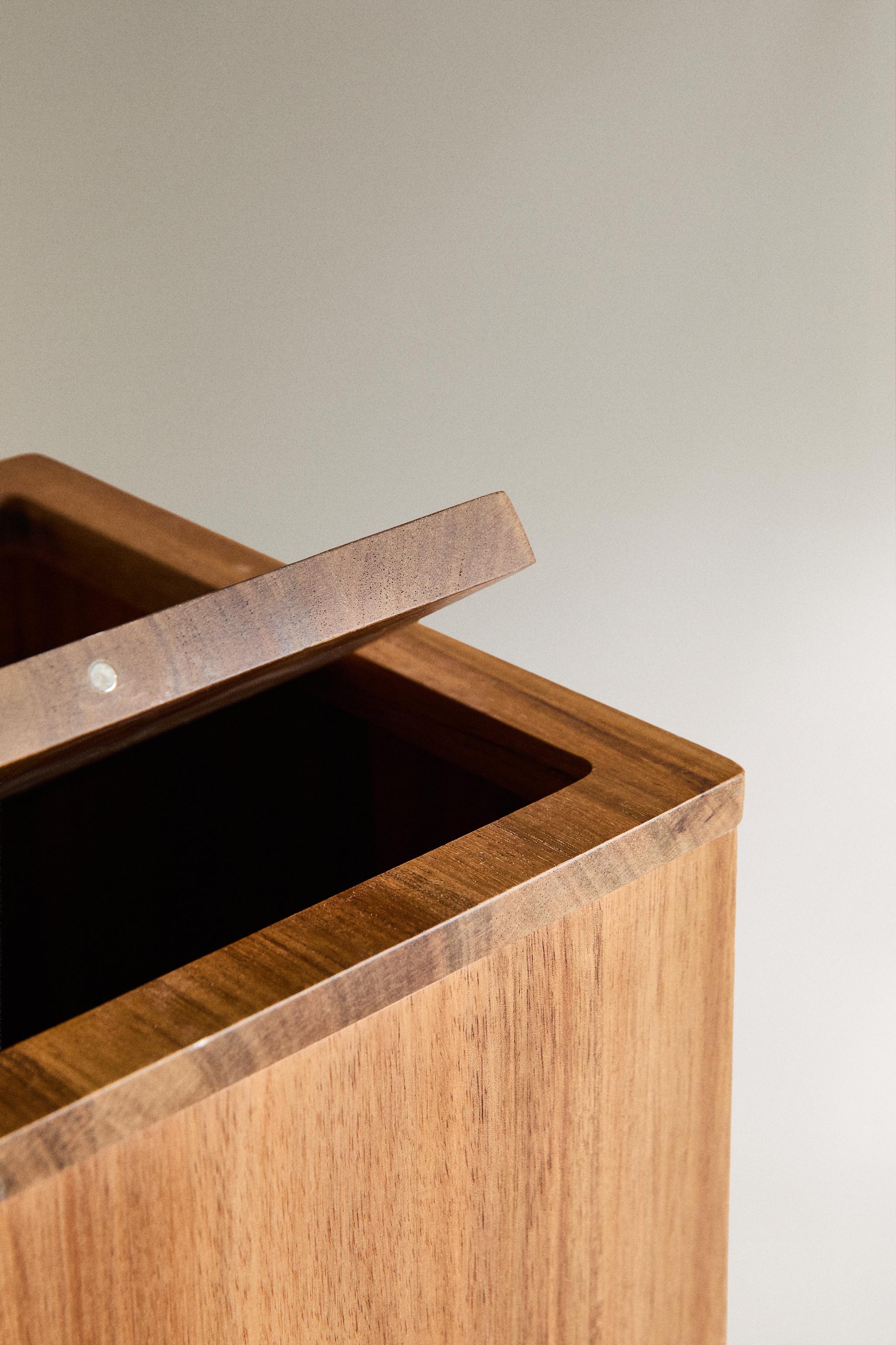 LARGE WOODEN SQUARE BATHROOM TRASH CAN